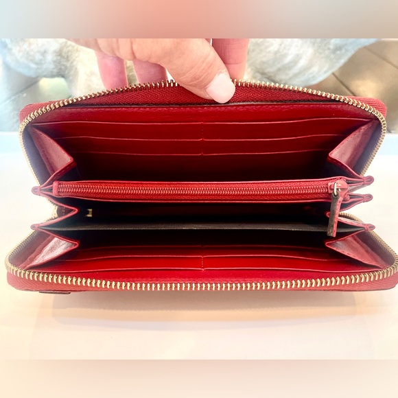 Gucci Guccissima micro GG Spur Belted Patent Leather Red Wallet W/ Satin Dustbag - Picture 12 of 16